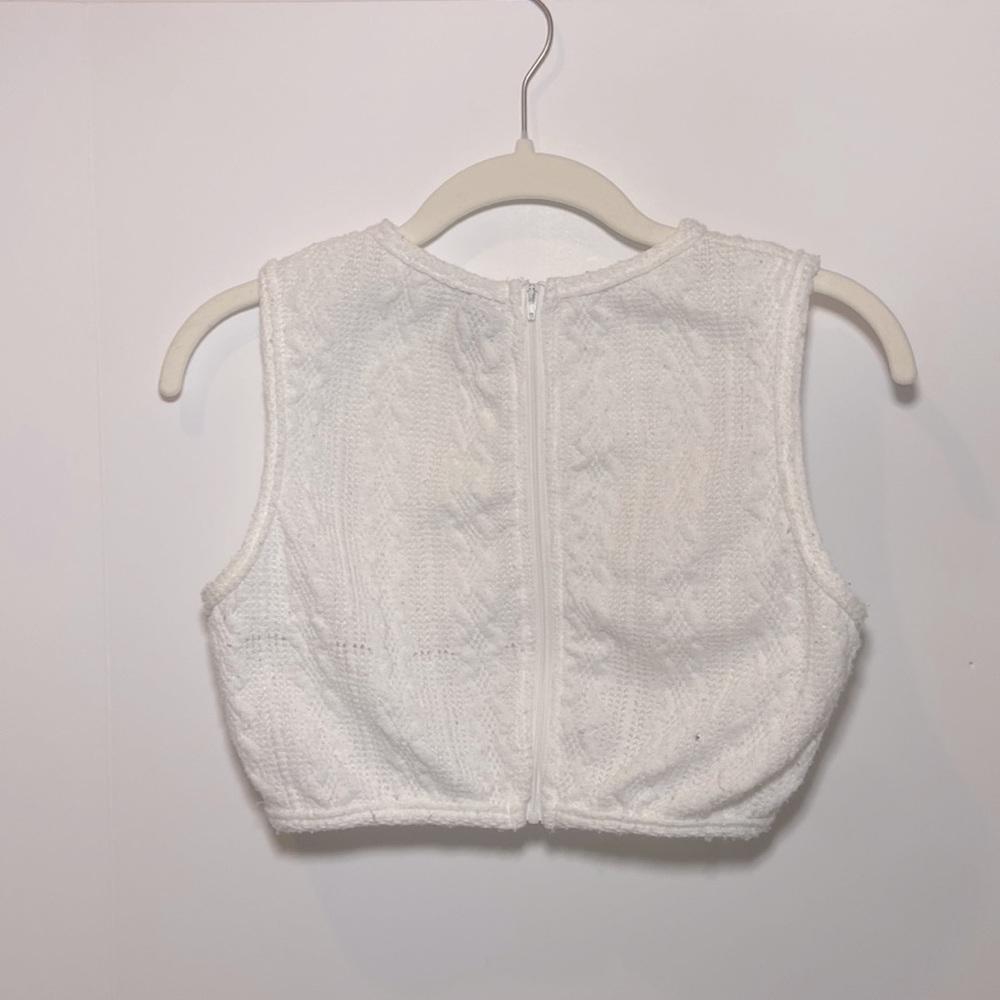 White crop knitted vest. Size:Small color: White